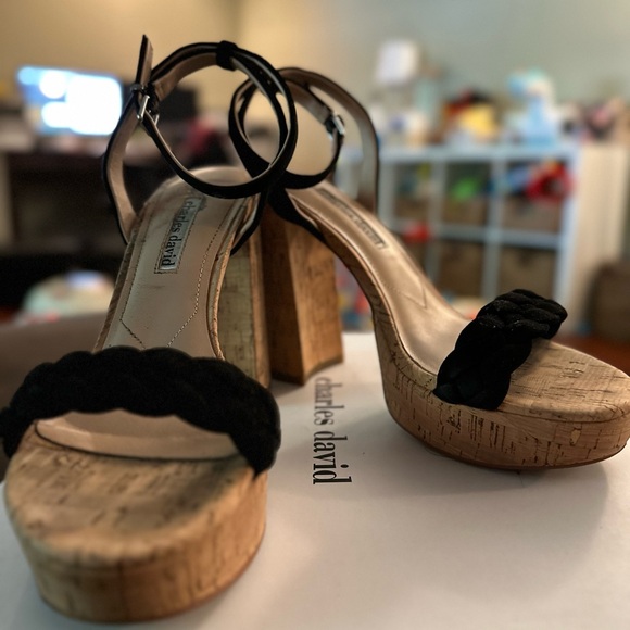 Charles David Jocky Platform Sandal - Picture 3 of 3